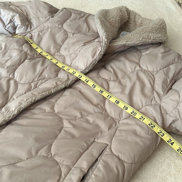 Reversibile Quilted Faux Shearling Jacket in Wet Sand - Picture 14 of 14